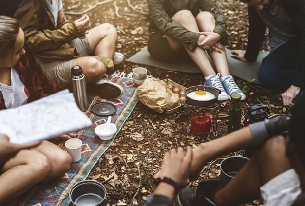 Piquenique entre amigos no Winter Camp