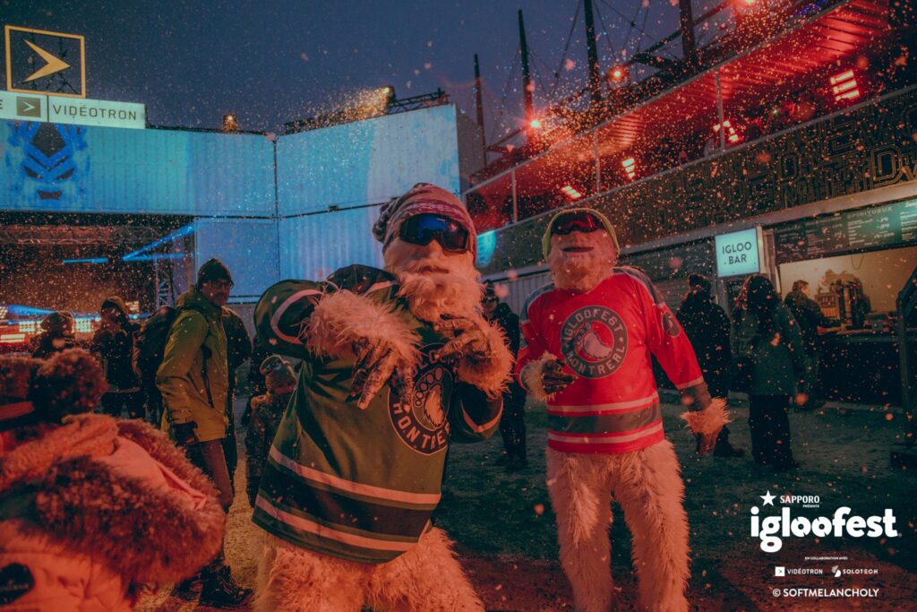 Curiosidades sobre Montreal: Pessoas fantasiadas no Igloofest