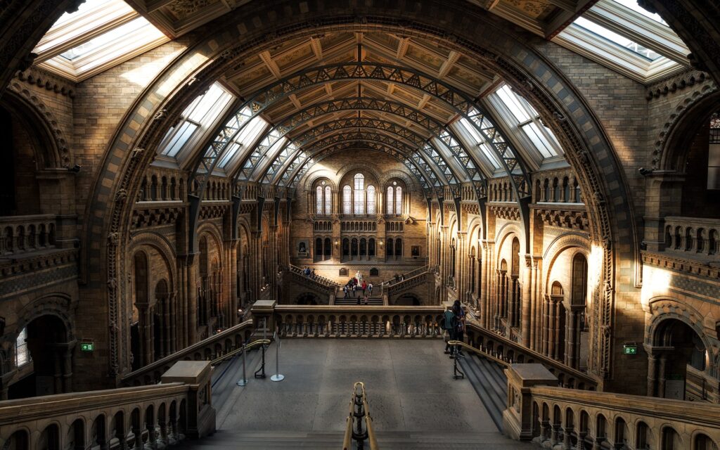 Interior de um museu em Londres