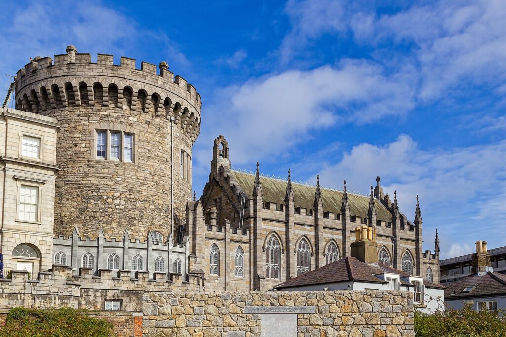 O castelo de Dublin é um grande ponto turístico