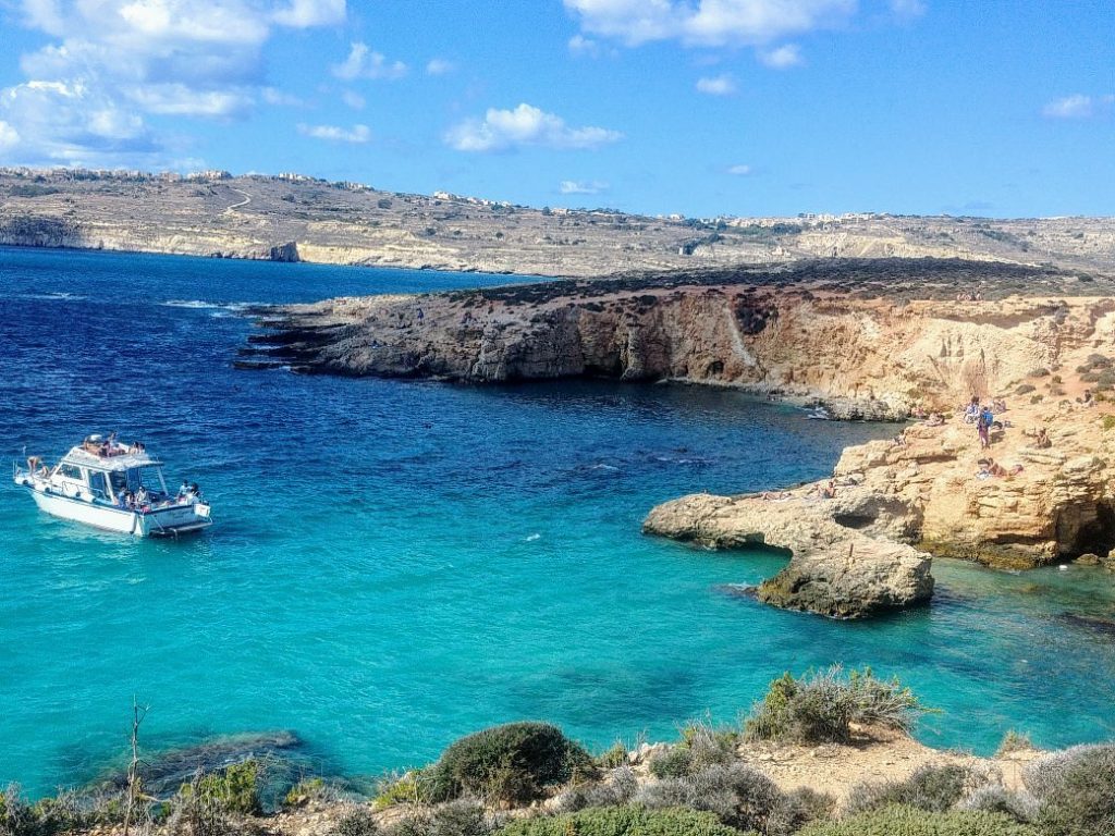 A Blue Lagoon é o lugar perfeito para visitar durante seu Intercâmbio para Malta.
