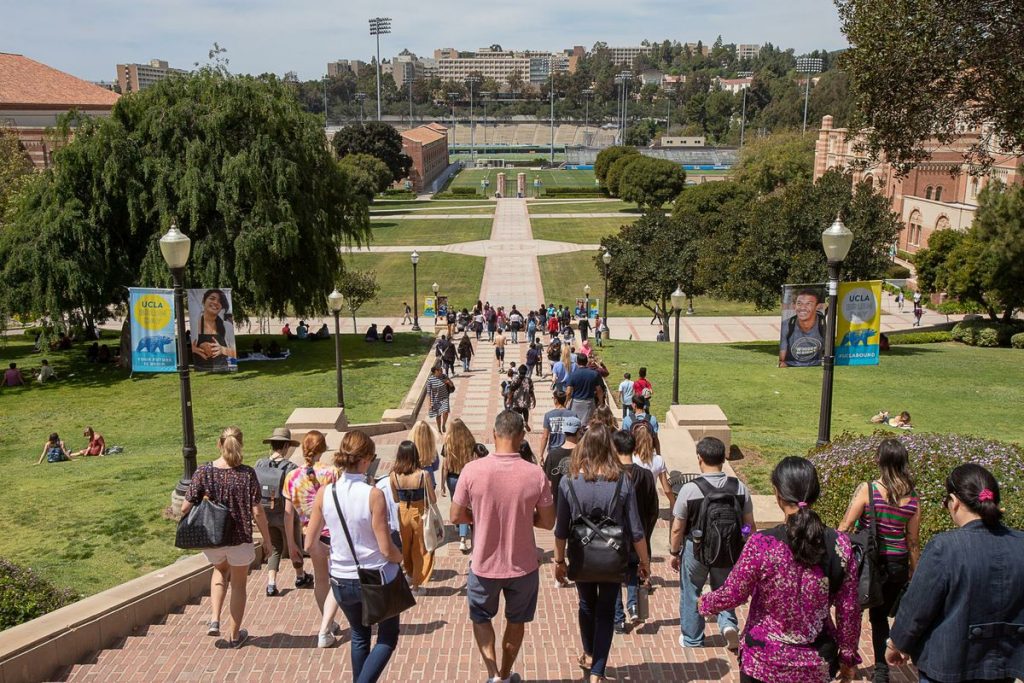 Estude nas universidades em Los Angeles: assessoria acadêmica