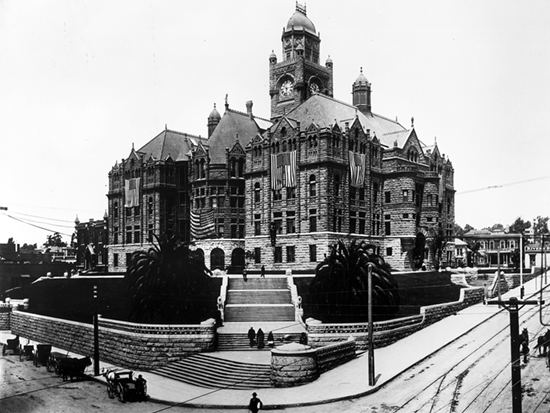 Conheça a história da cidade de Los Angeles.