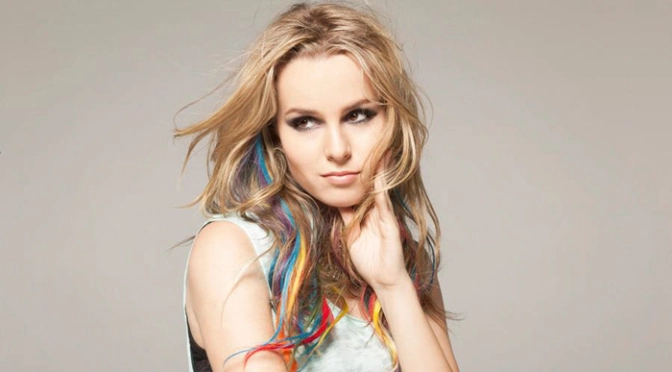 Universidade de Massachussets: Bridgit Mendler