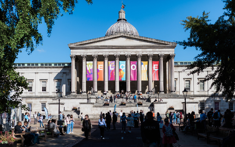 Fachada da University College London (UCL)