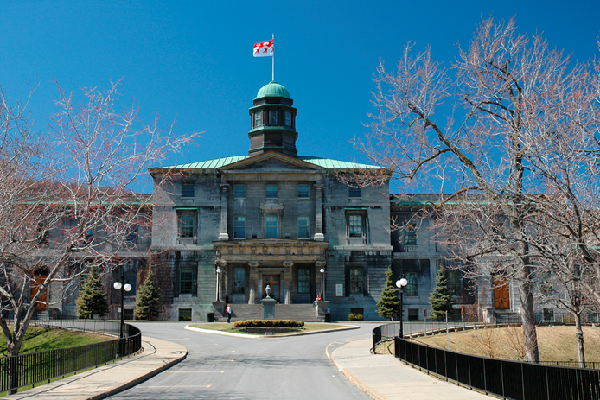 Fachada da Universidade McGill, notória no Canadá