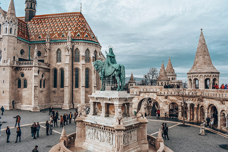 Praça em Budapeste, na Hungria - Cidades românticas