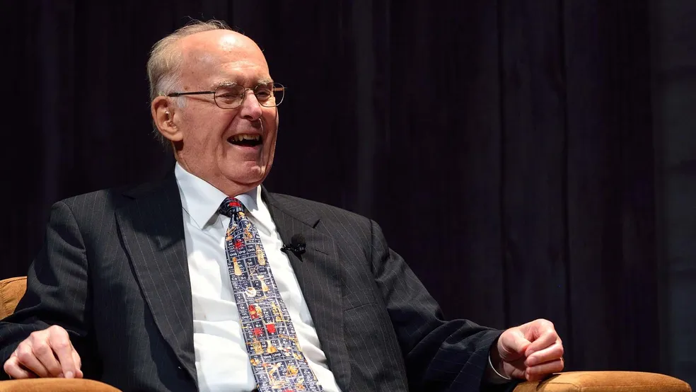 Fundador da Intel e ex-aluno da Universidade Caltech: Gordon Moore