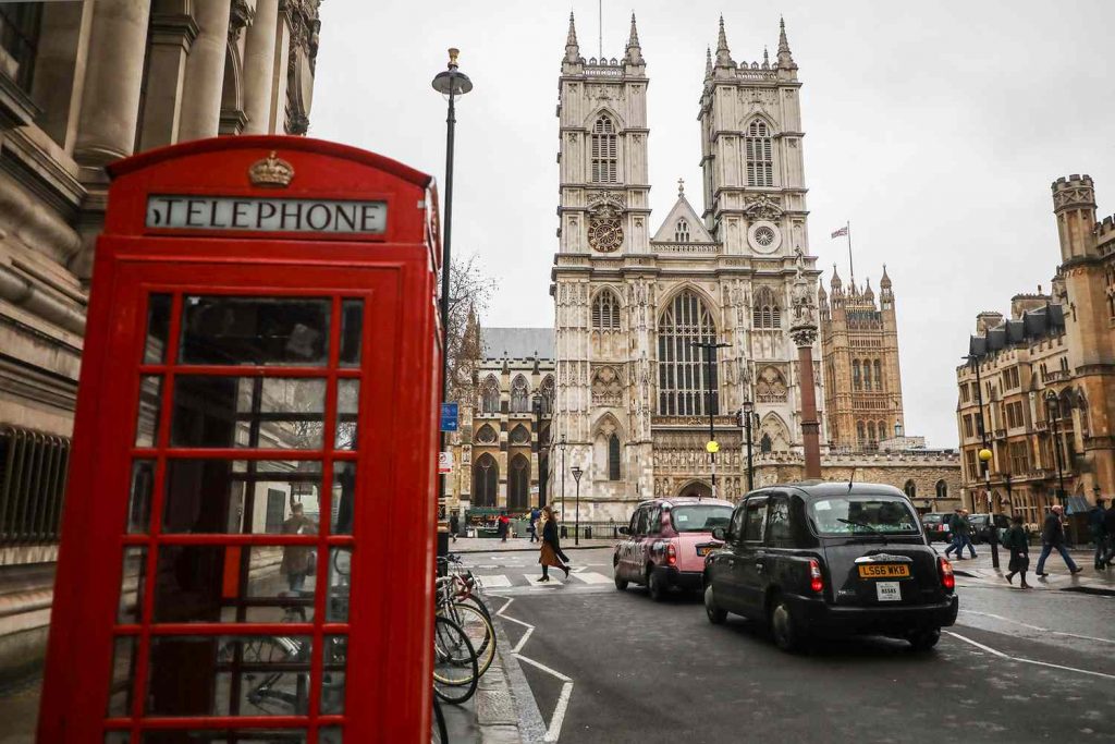 Cabine de telefone na cidade de Londres, Inglaterra