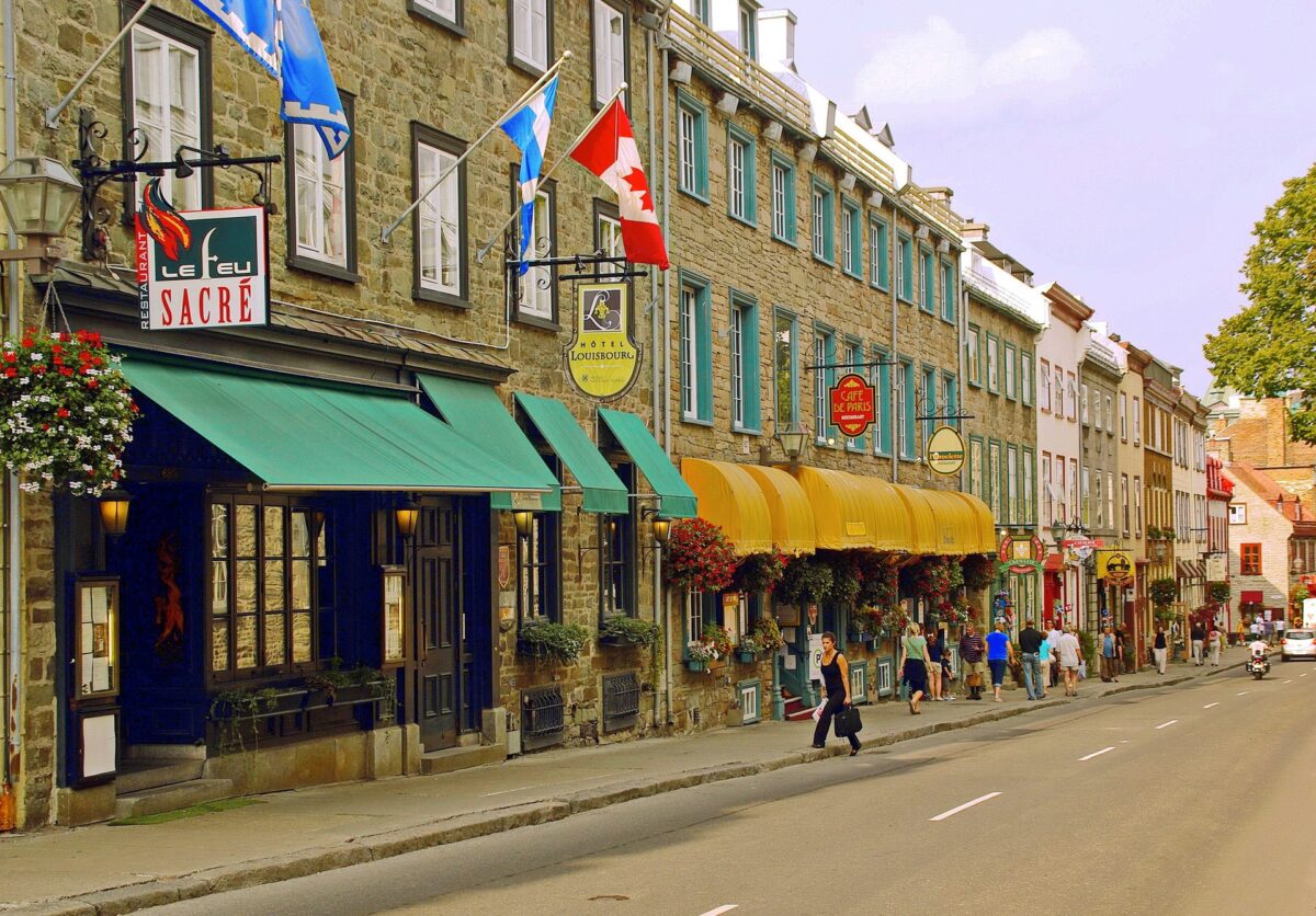 Rua em Quebec